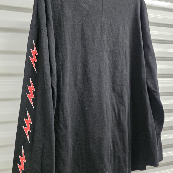 Flirtitude Black Long Sleeve Tee with Red and White NYC Graphic - Picture 4 of 4